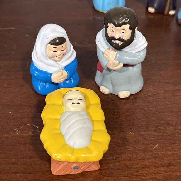 Vintage Zany Brainy Childs First Nativity Set of 11 Vinyl Figures Animals 1998 - Picture 3 of 6